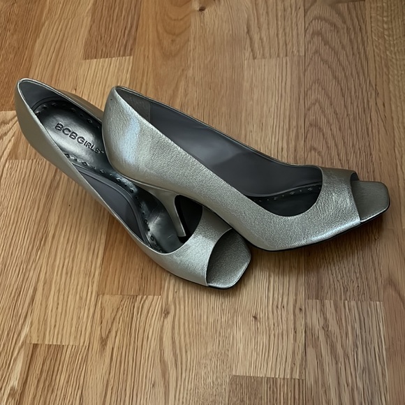 Shoes - Picture 2 of 3